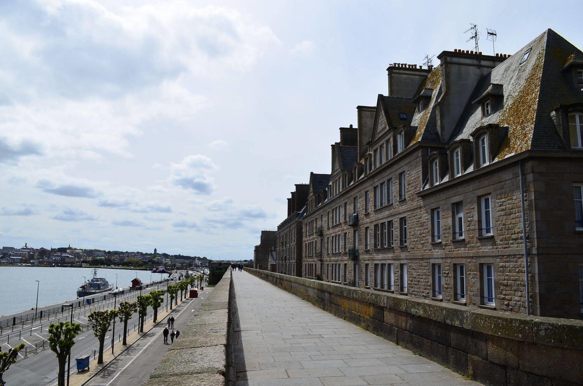 Hotel Elizabeth - Intra Muros Saint-Malo Bagian luar foto