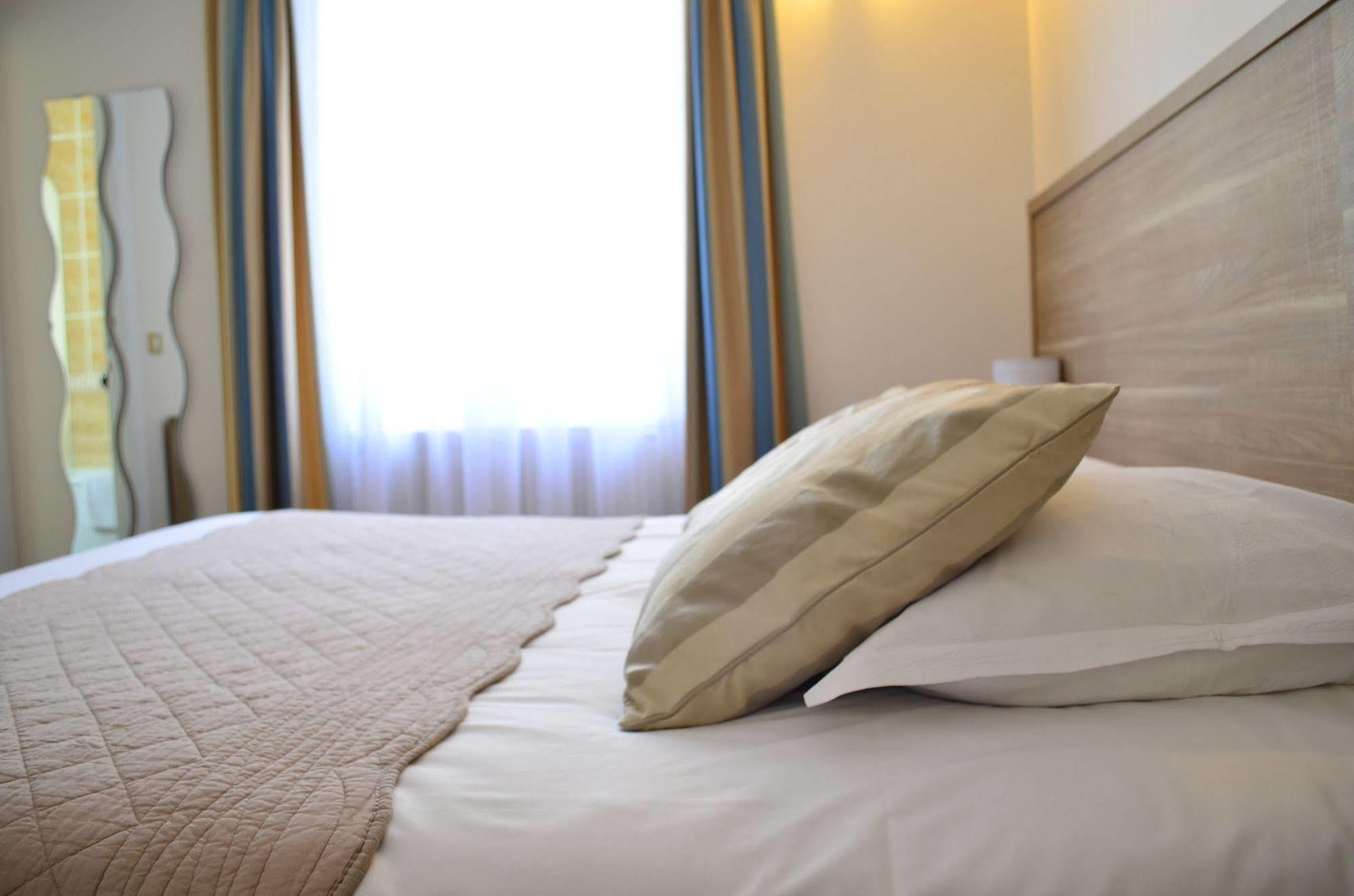 Hotel Elizabeth - Intra Muros Saint-Malo Bagian luar foto